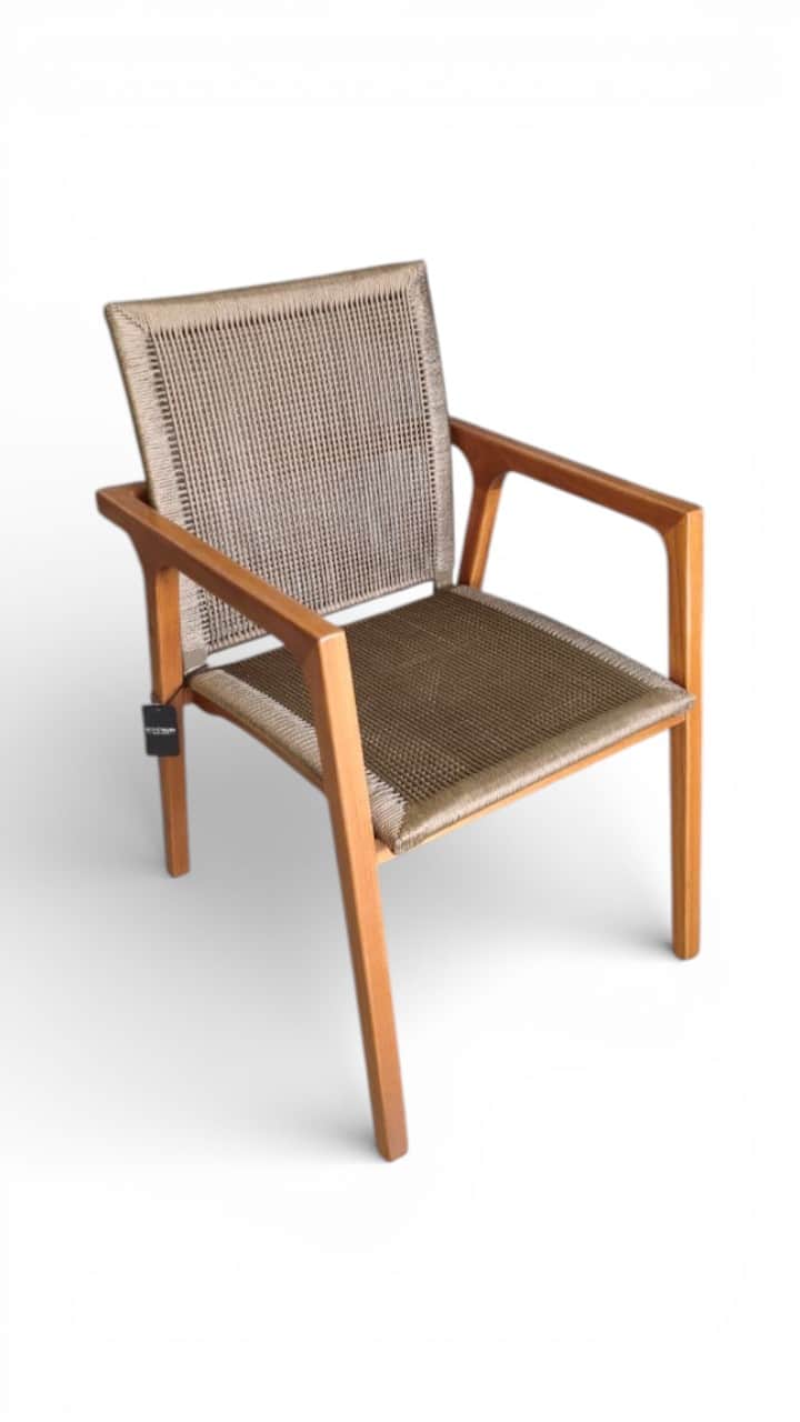 Poltrona Arezzo toda em madeira (1)